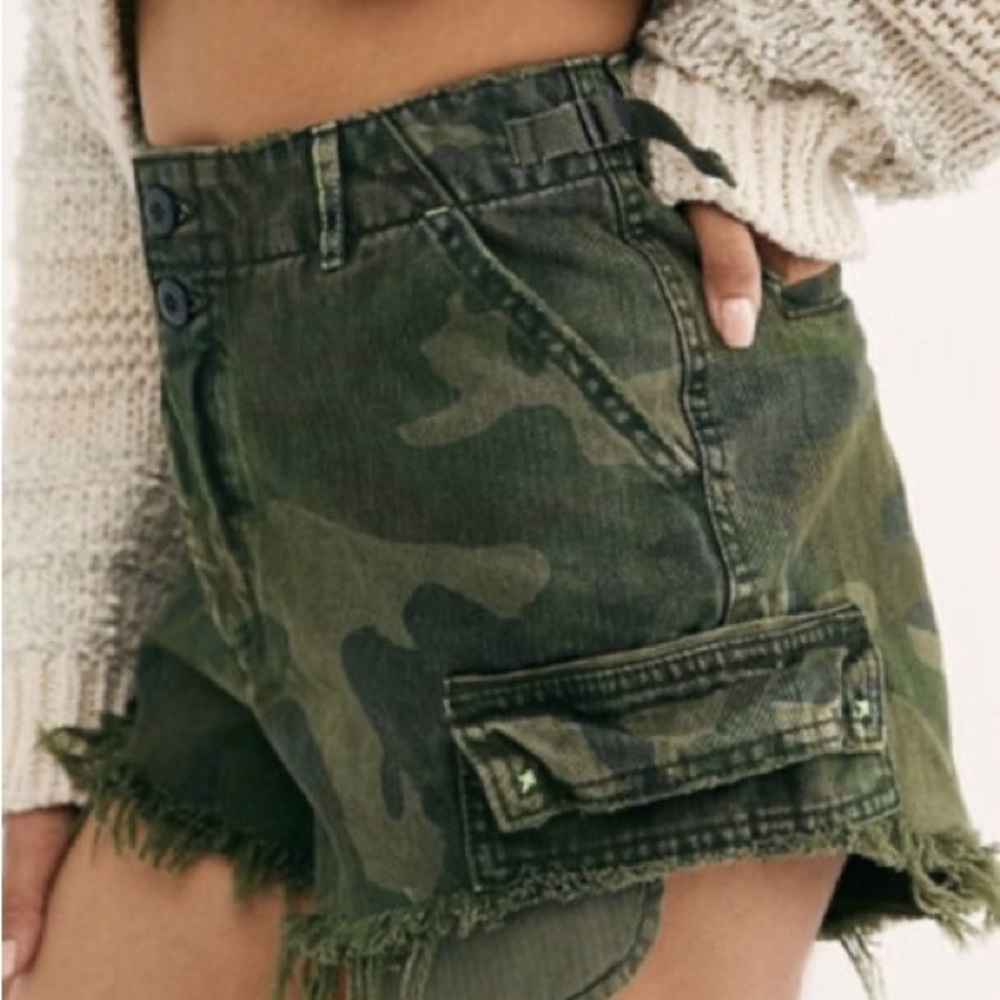 Free People Commander Cut Off We the Free Camo Green High rise shorts 10